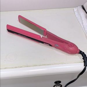 Revlon Ceramic Flat Iron